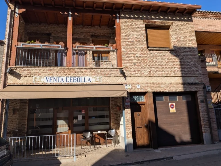 Foto de Restaurante + VIvienda en Cebolla